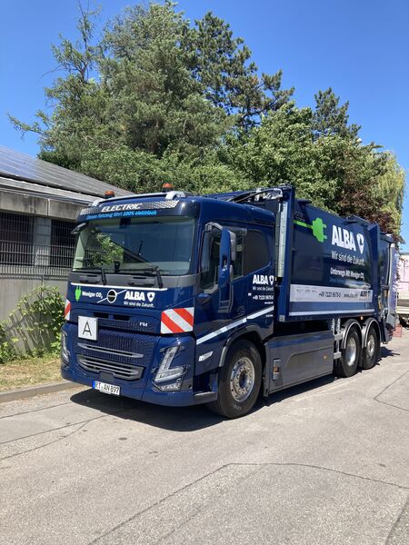 Zwei neue E-Lkw für die Hausmüllsammlung und die gewerbliche Abfallentsorgung in der Stadt Metzingen