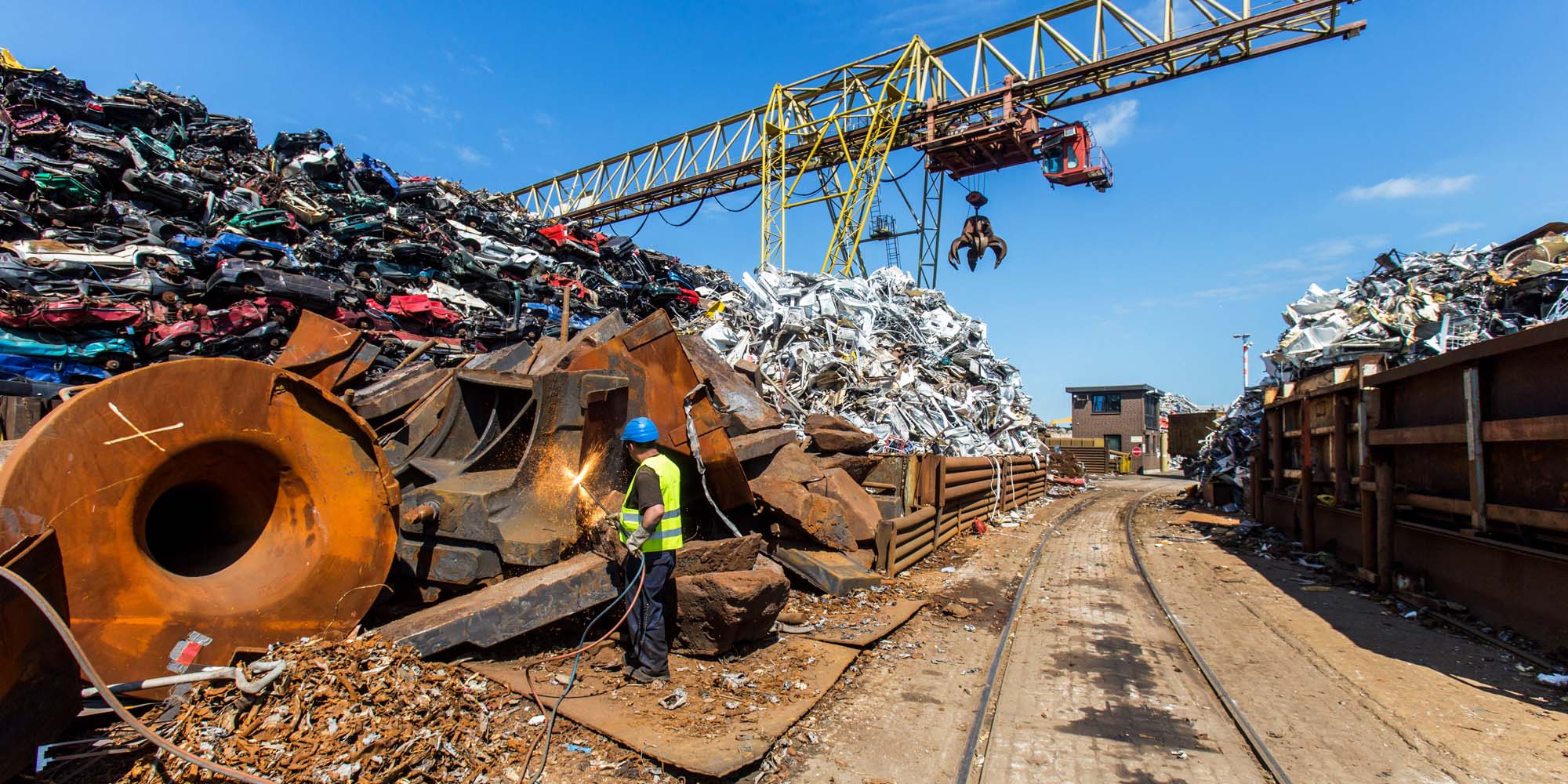 Aufbereitung von Stahl und Metall zu Recyclingrohstoffen Aufbereitung von Stahl und Metall
