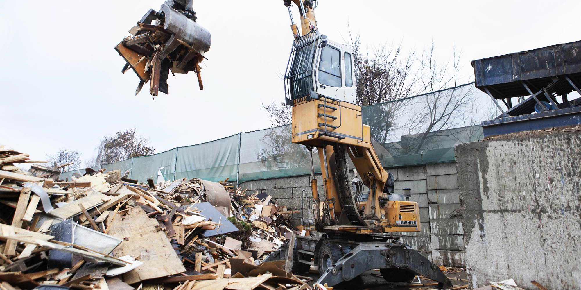 ALBA kümmert sich um Ihre Abfallhölzer Holzrecycling