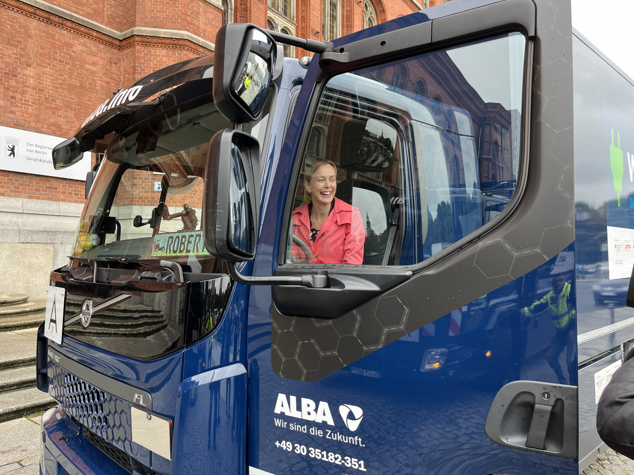 ALBA und Volvo Trucks festigen Kooperation für mehr Klimaschutz