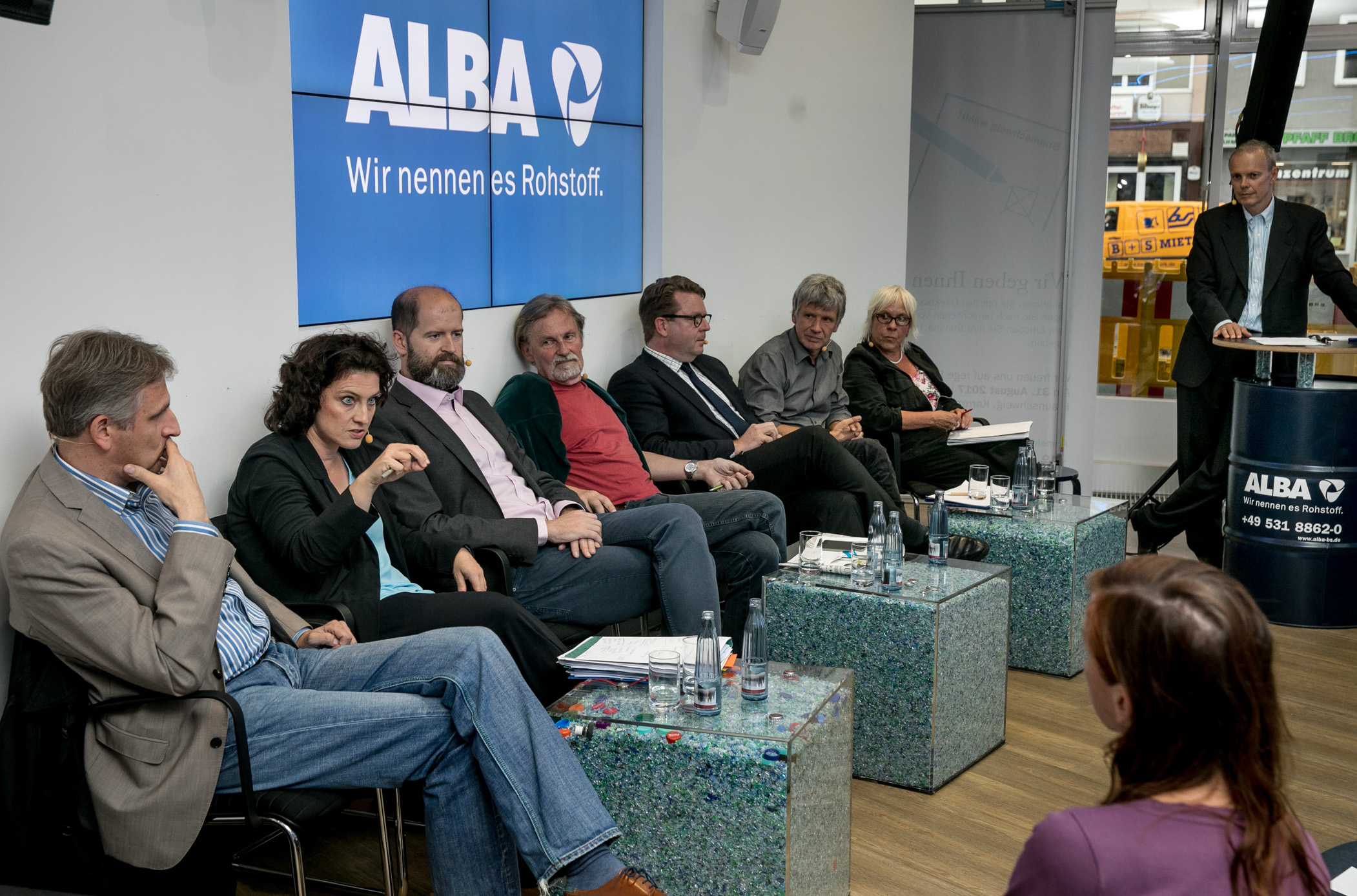 Aktionsstand von ALBA auf dem Schlossplatz / Wahl des Braunschweiger